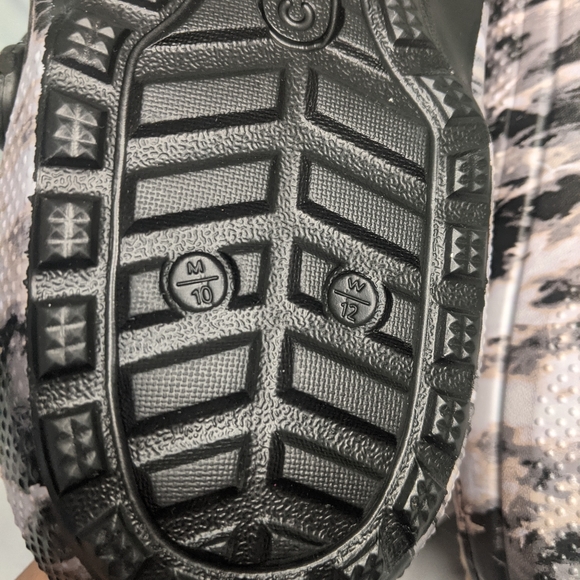 Crocs - Picture 2 of 5